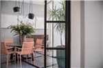 Hotel 65