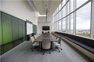 לא רק משרדים - חללי עבודה משותפים המשכירים חדרי ישיבות במרכז תל אביב